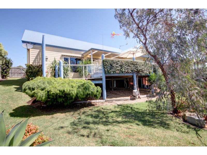 15 Windermere Terrace, Paynesville VIC 3880