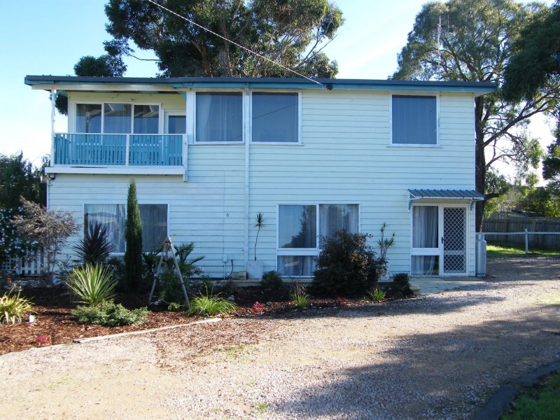 6 The Moorings St, Paynesville VIC 3880