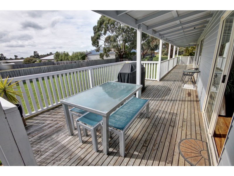 8 Landfall Avenue, Newlands Arm VIC 3875