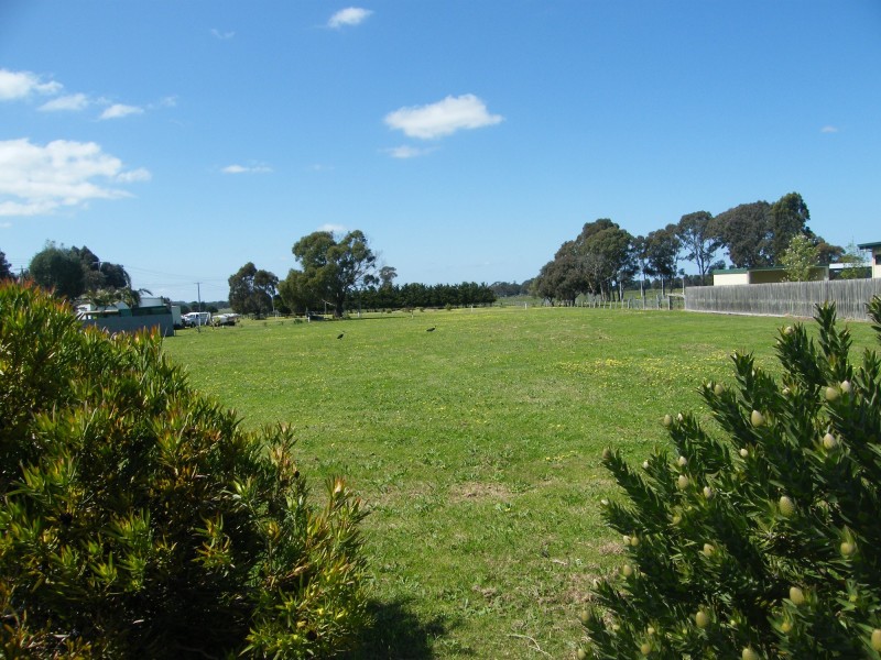 124 Great Alpine Rd, Lucknow VIC 3875