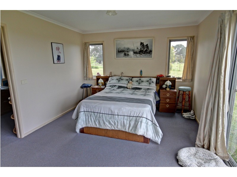 5 Crawfords Rd, Forge Creek VIC 3875