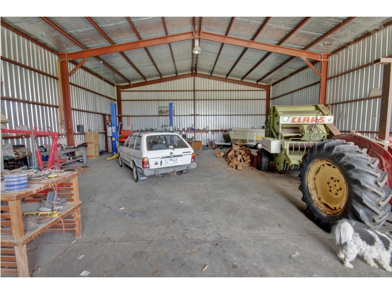 5 Crawfords Rd, Forge Creek VIC 3875