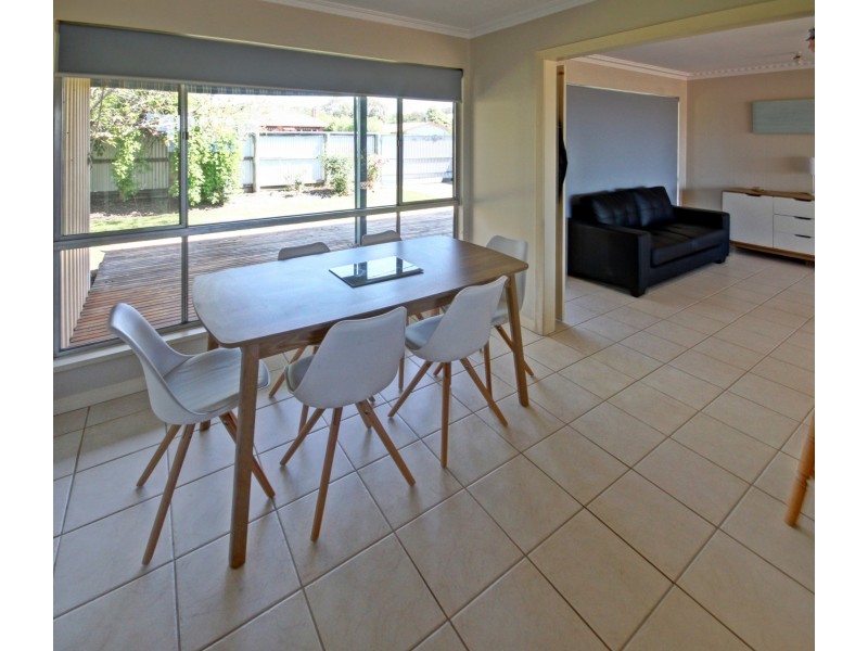 19 Bay Rd, Eagle Point VIC 3878