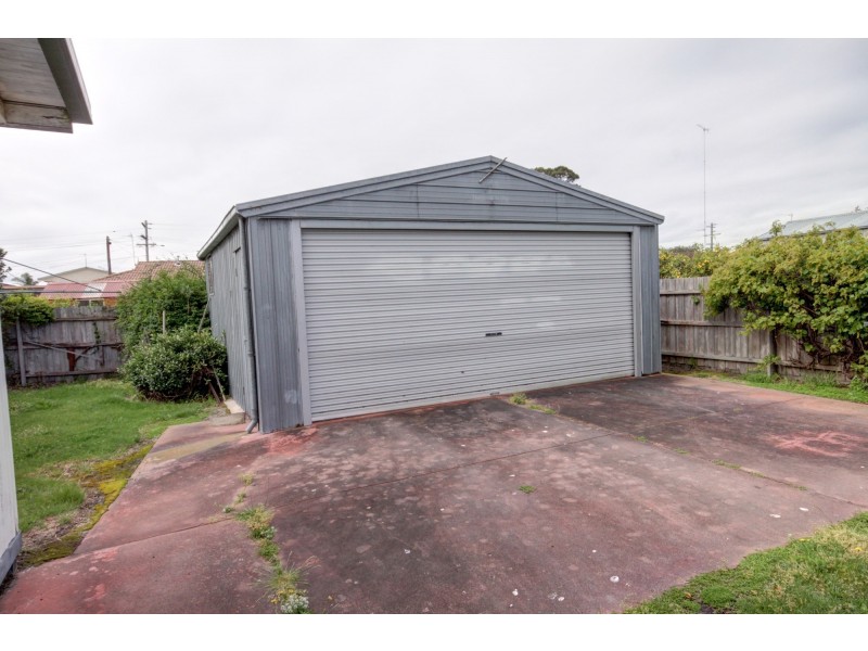 19 Kings Rd, Paynesville VIC 3880