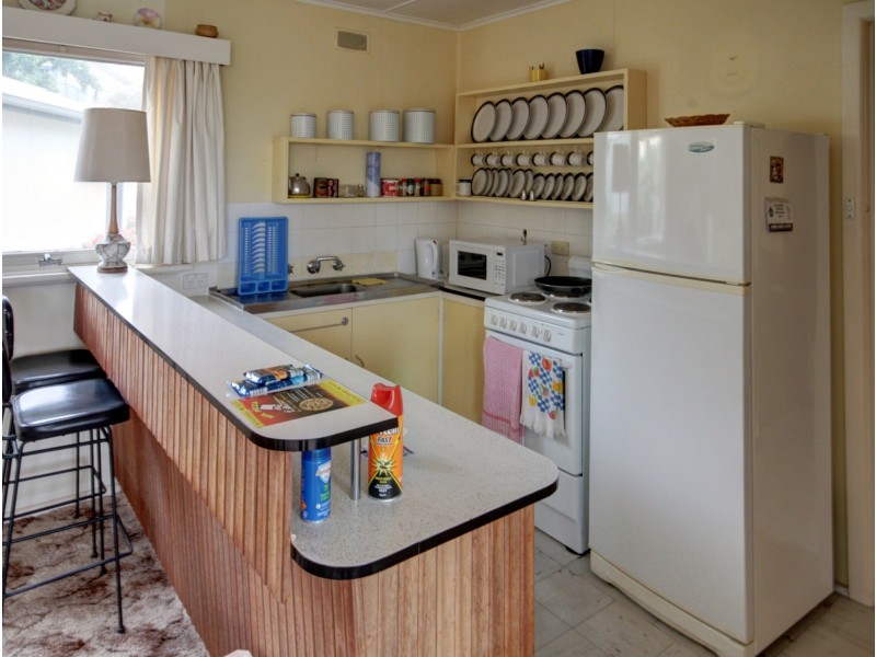 18 Mcmillan Gr, Paynesville VIC 3880