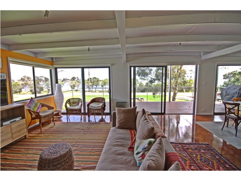 185 Western Boulevard, Raymond Island VIC 3880