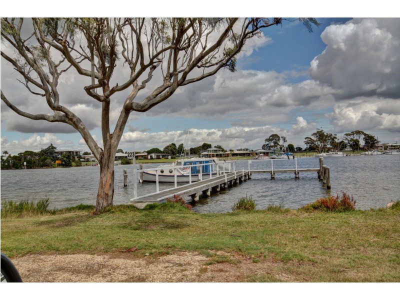 185 Western Boulevard, Raymond Island VIC 3880