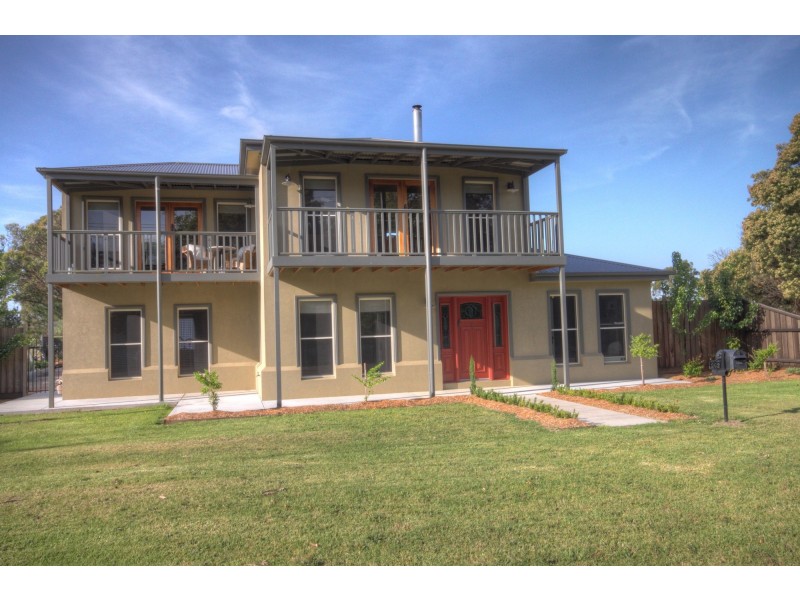 202 Newlands Dr, Paynesville VIC 3880