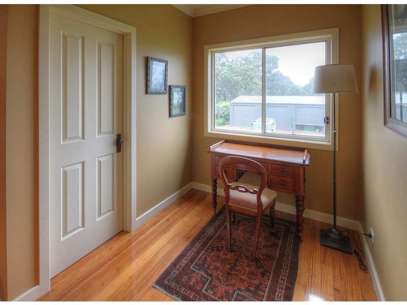 202 Newlands Dr, Paynesville VIC 3880