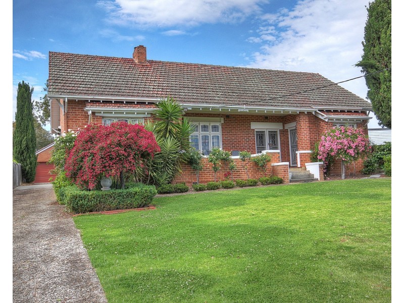 17 Bent St, Bairnsdale VIC 3875