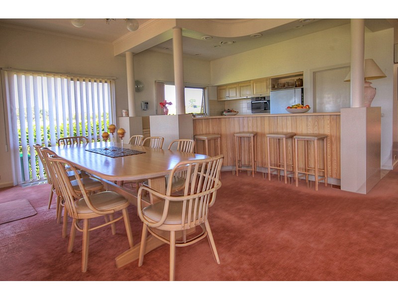 227 Bay Rd, Eagle Point VIC 3878
