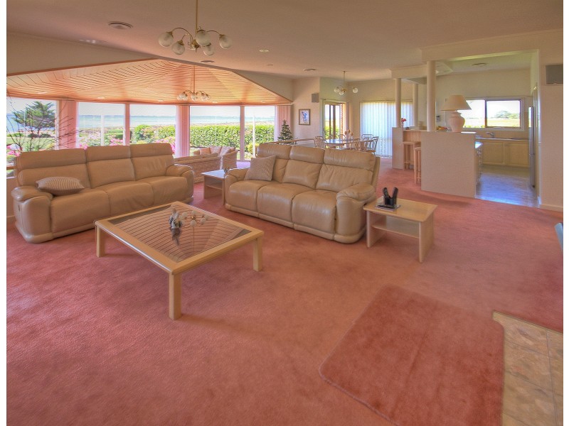 227 Bay Rd, Eagle Point VIC 3878