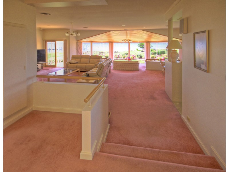 227 Bay Rd, Eagle Point VIC 3878