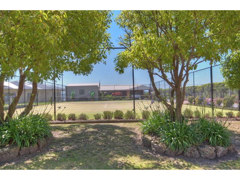 227 Bay Rd, Eagle Point VIC 3878