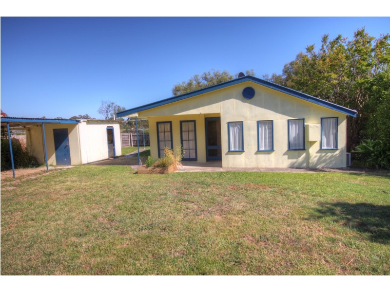 38 Forge Creek Rd, Eagle Point VIC 3878