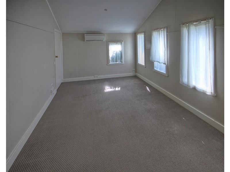 38 Forge Creek Rd, Eagle Point VIC 3878