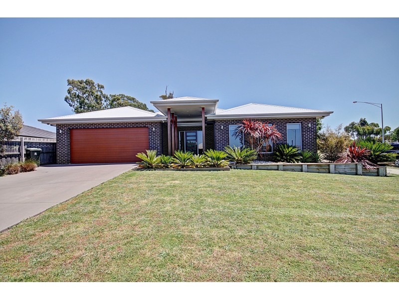 97 Gatehouse Dr, Eastwood VIC 3875