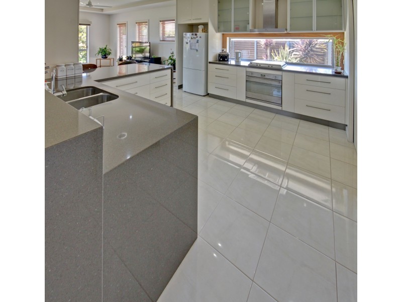 97 Gatehouse Dr, Eastwood VIC 3875