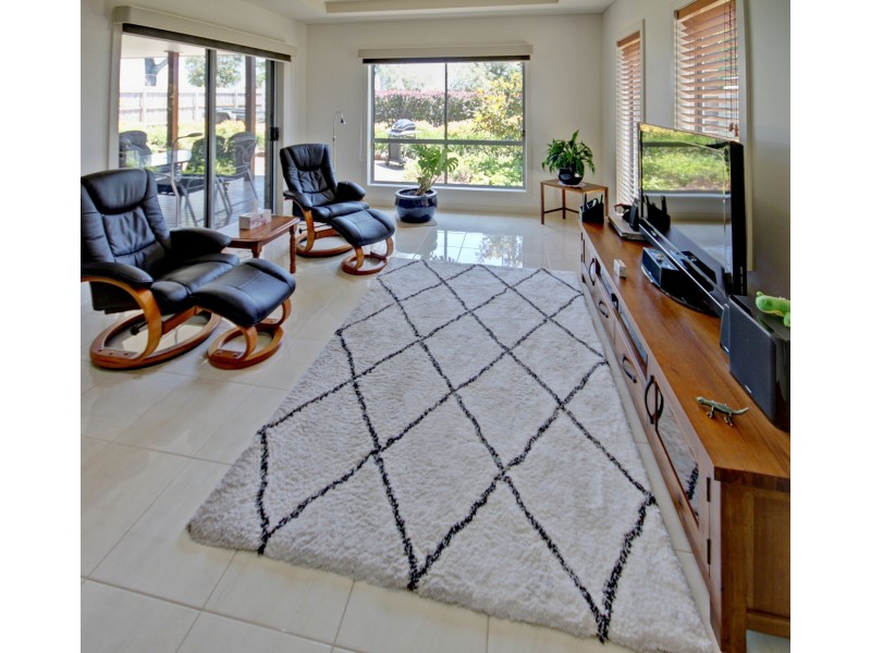 97 Gatehouse Dr, Eastwood VIC 3875