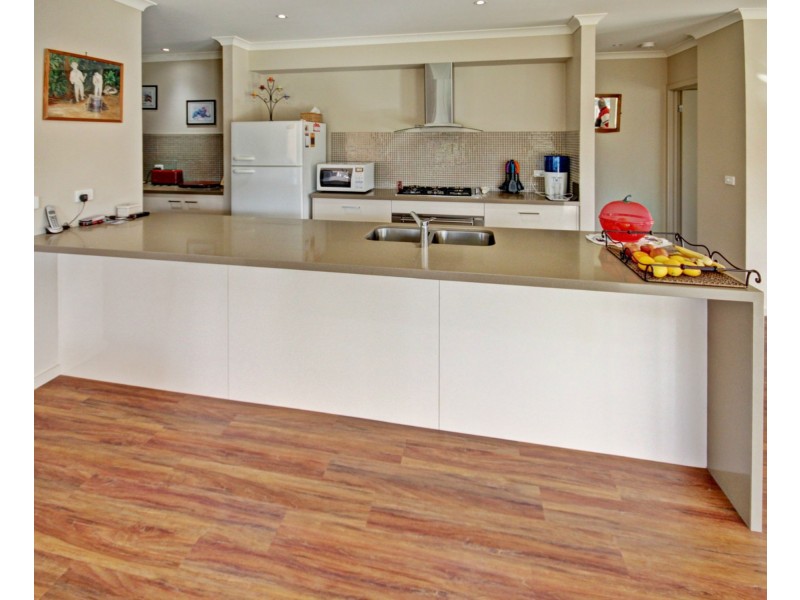 45 Lorimer Drive, Bairnsdale VIC 3875