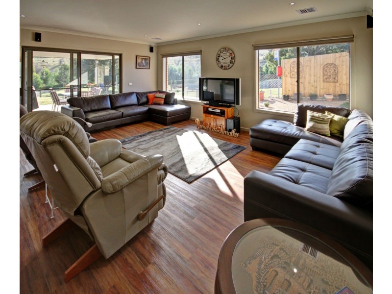 45 Lorimer Drive, Bairnsdale VIC 3875