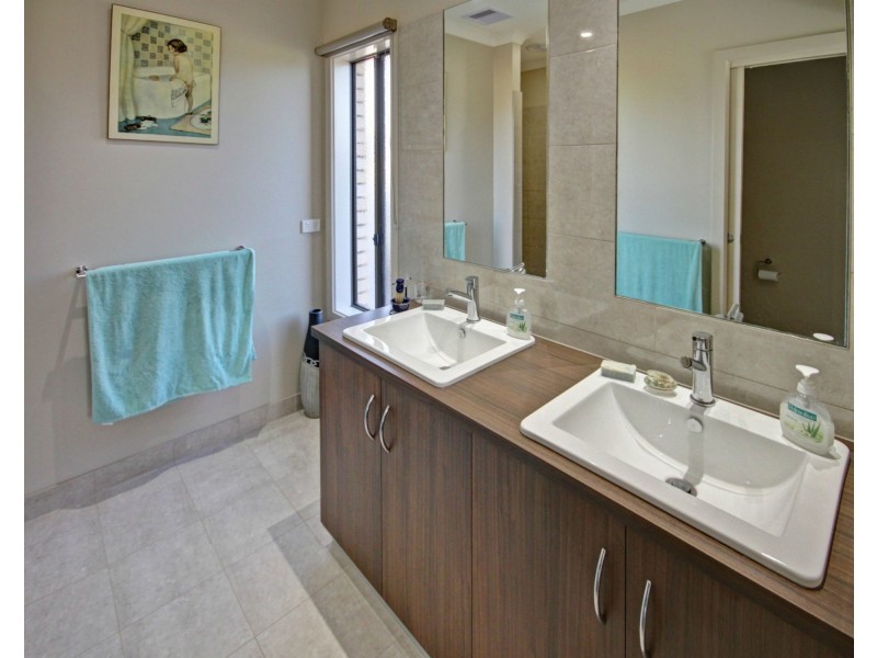 45 Lorimer Drive, Bairnsdale VIC 3875