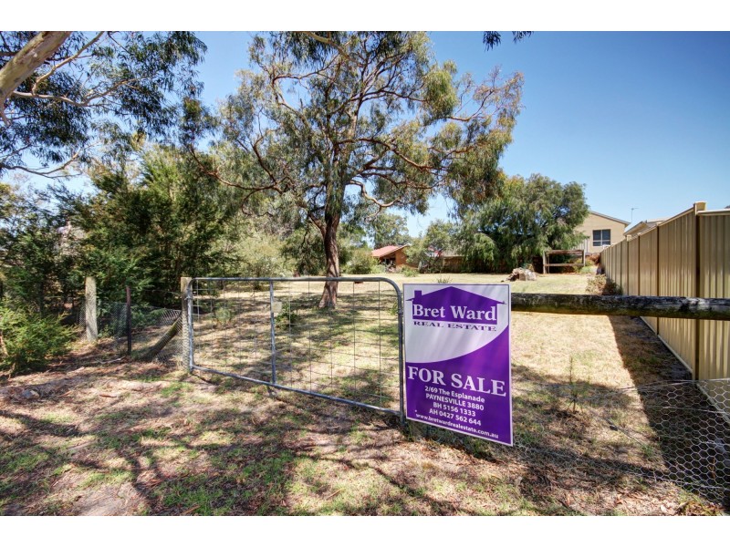 23 Currawong Cl, Raymond Island VIC 3880