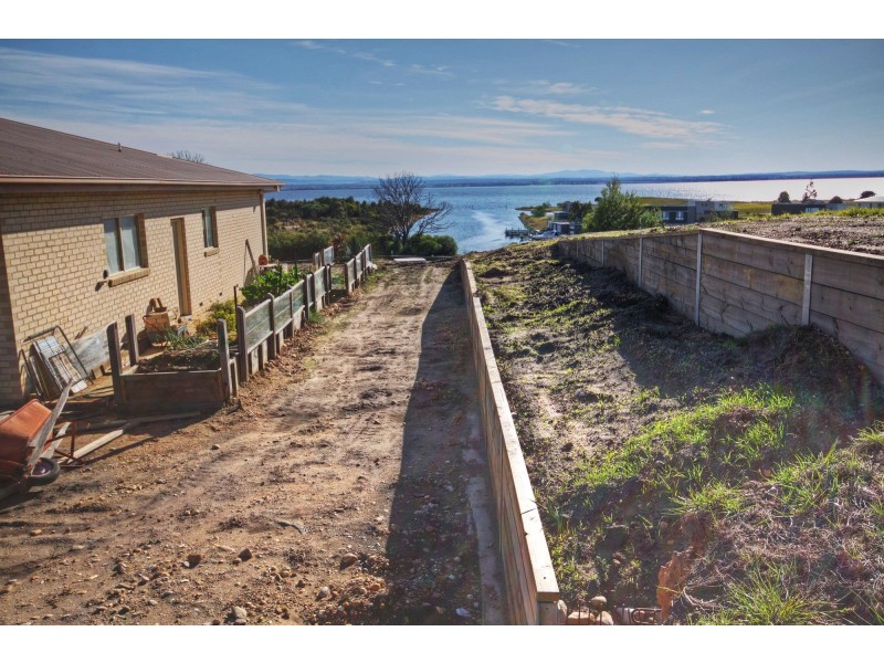 2/27 Windermere Terrace, Paynesville VIC 3880
