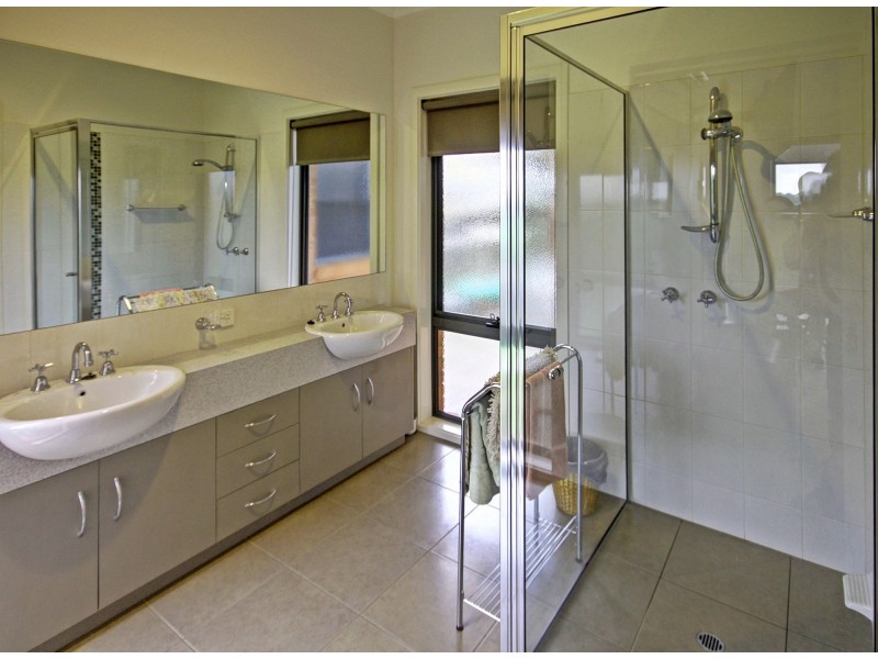 46 The Backwater, Bairnsdale VIC 3875