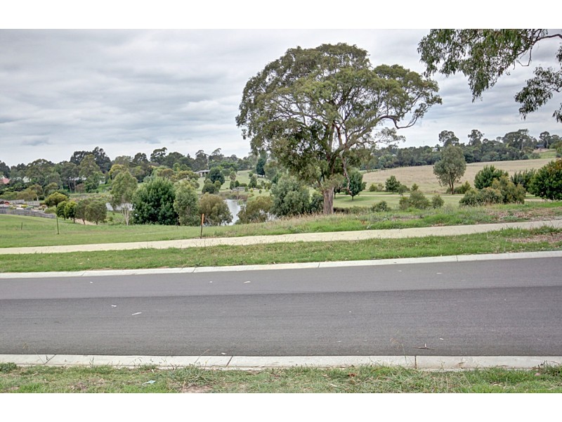 38 Morton Drive, Eastwood VIC 3875