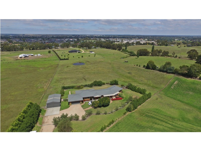 25 William Ct, Bairnsdale VIC 3875
