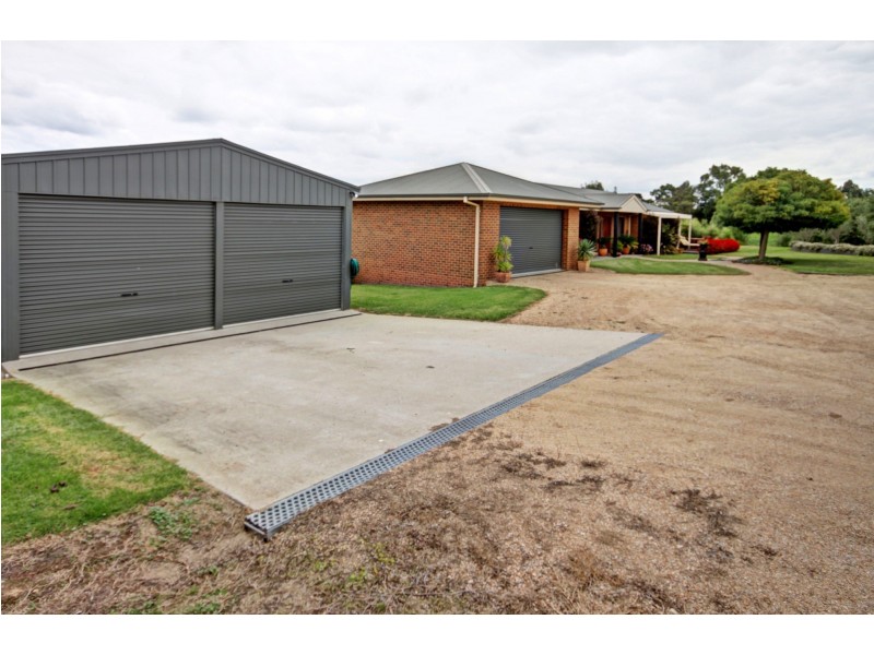 25 William Ct, Bairnsdale VIC 3875