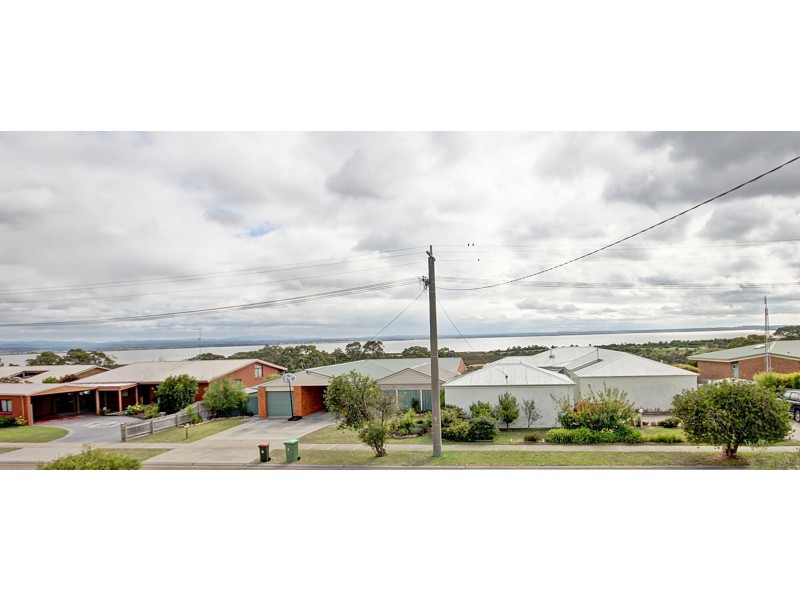 41 Fullarton Dr, Paynesville VIC 3880