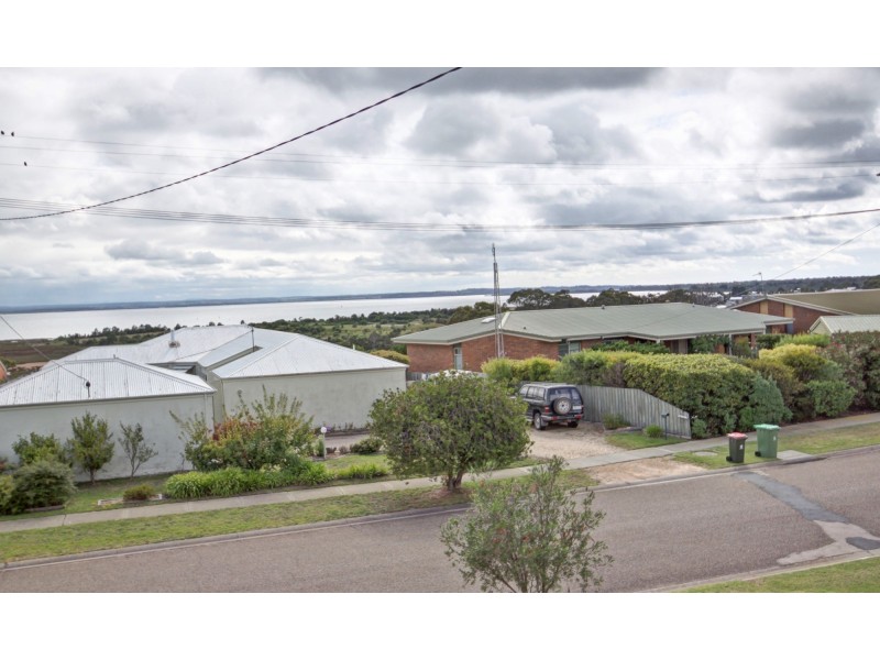 41 Fullarton Dr, Paynesville VIC 3880