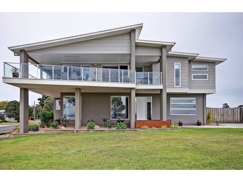 1 Driftwood Cl, Paynesville VIC 3880