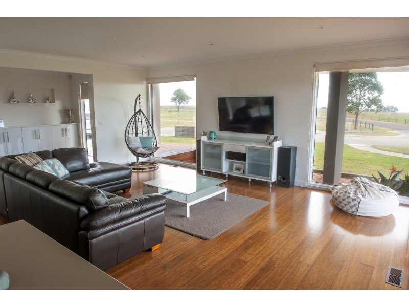 1 Driftwood Cl, Paynesville VIC 3880