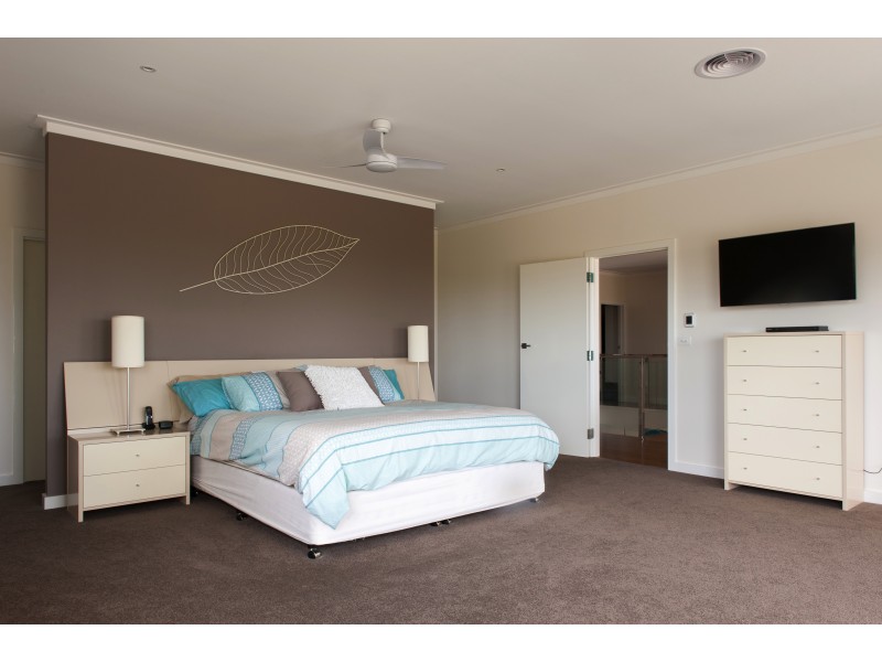 1 Driftwood Cl, Paynesville VIC 3880