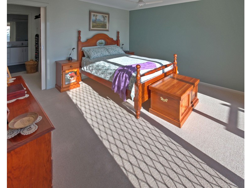 56 Fullarton Dr, Paynesville VIC 3880