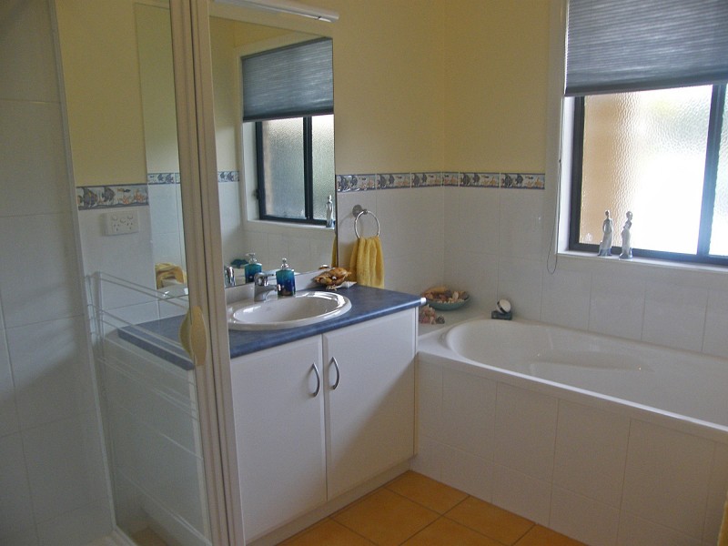 56 Fullarton Dr, Paynesville VIC 3880