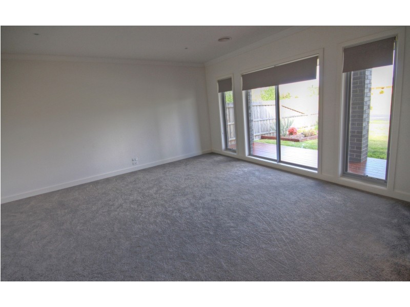 30 May Park Dr, Paynesville VIC 3880