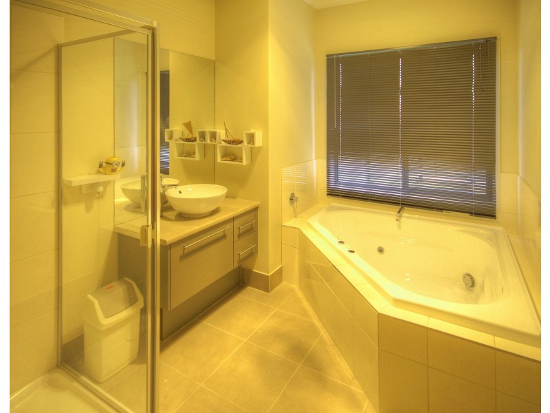 6 Basstian Court, Eagle Point VIC 3878