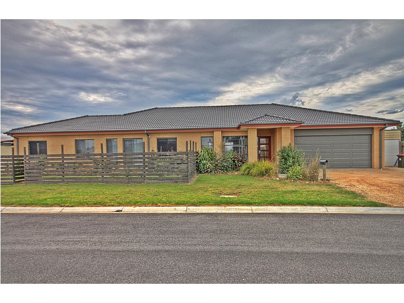 6 Basstian Court, Eagle Point VIC 3878 Floorplan