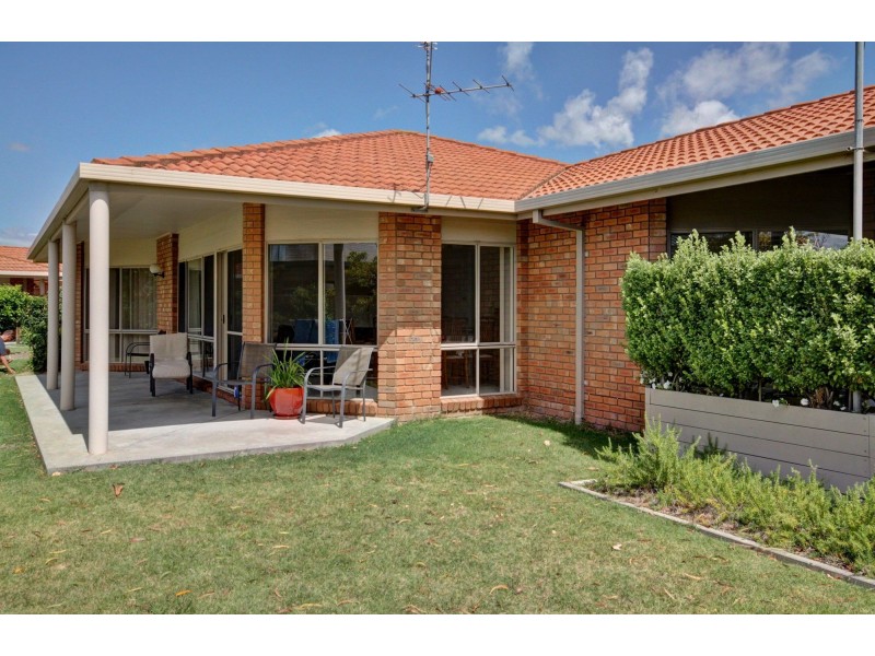 2/1 Windjammer Ct, Paynesville VIC 3880