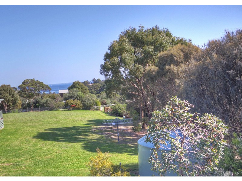 8 Magpie Ave, Metung VIC 3904