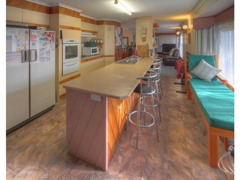 68 Woodward St, Wy Yung VIC 3875