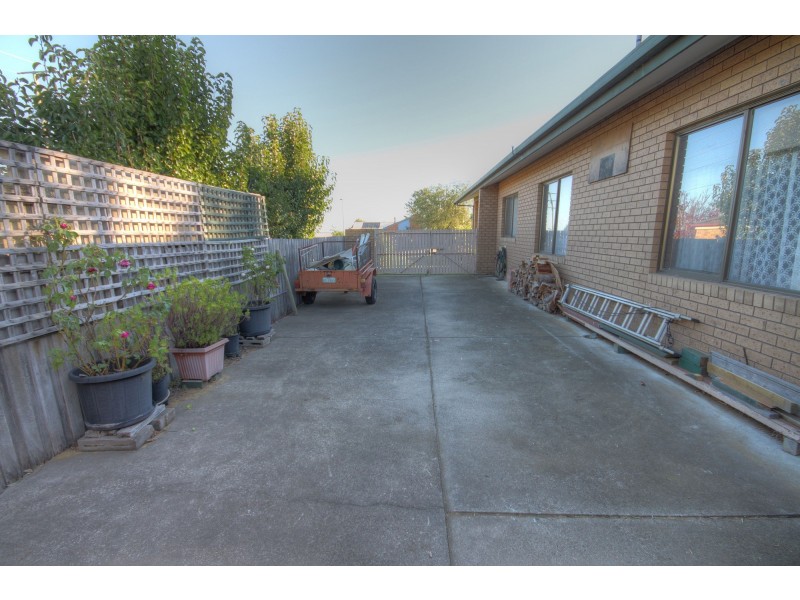 68 Woodward St, Wy Yung VIC 3875