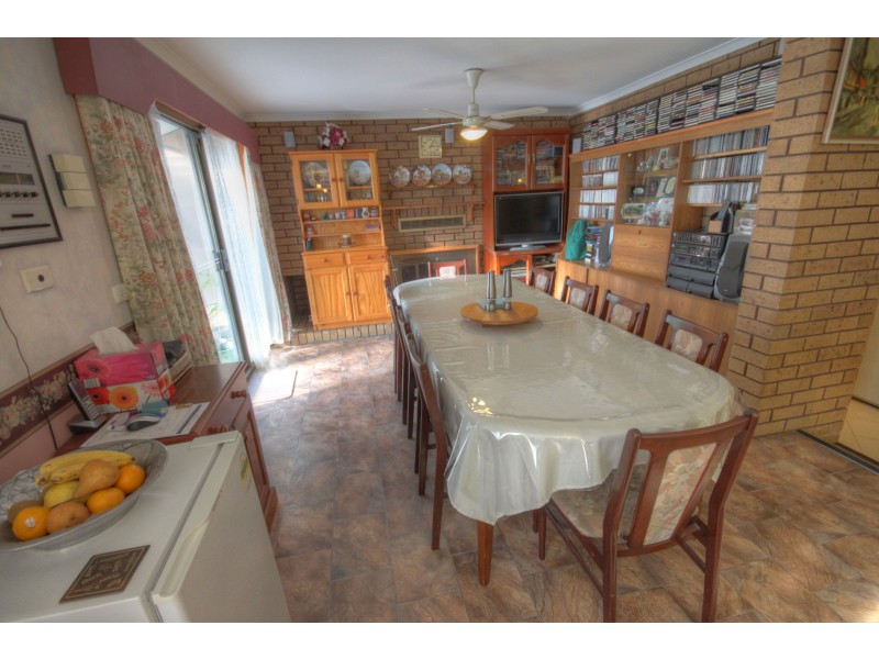 68 Woodward St, Wy Yung VIC 3875