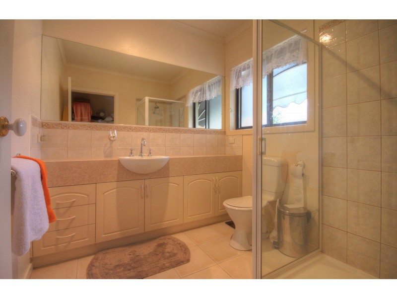 17 Windjammer Ct, Paynesville VIC 3880