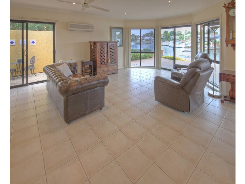 17 Windjammer Ct, Paynesville VIC 3880