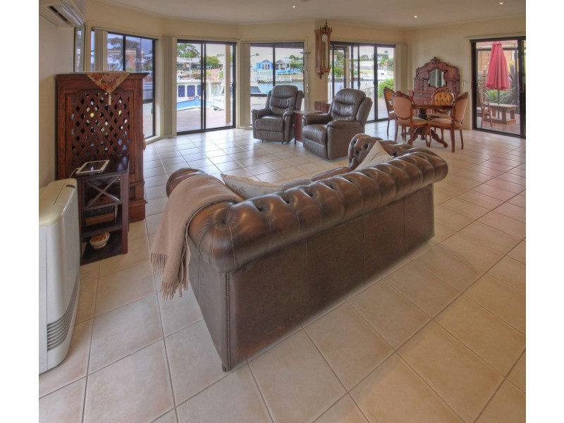 17 Windjammer Ct, Paynesville VIC 3880